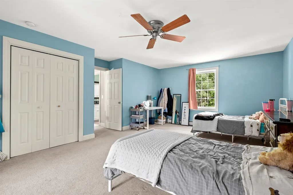 137 Hearthside Drive Barrington NH 03825