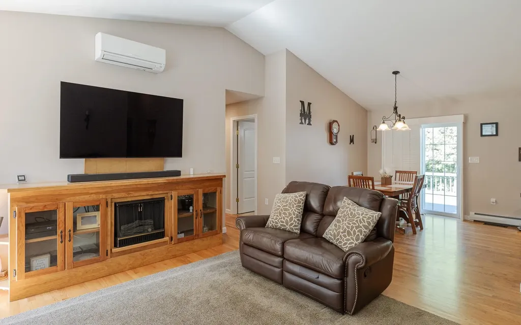 68 Katie Lane Swanzey NH 03446