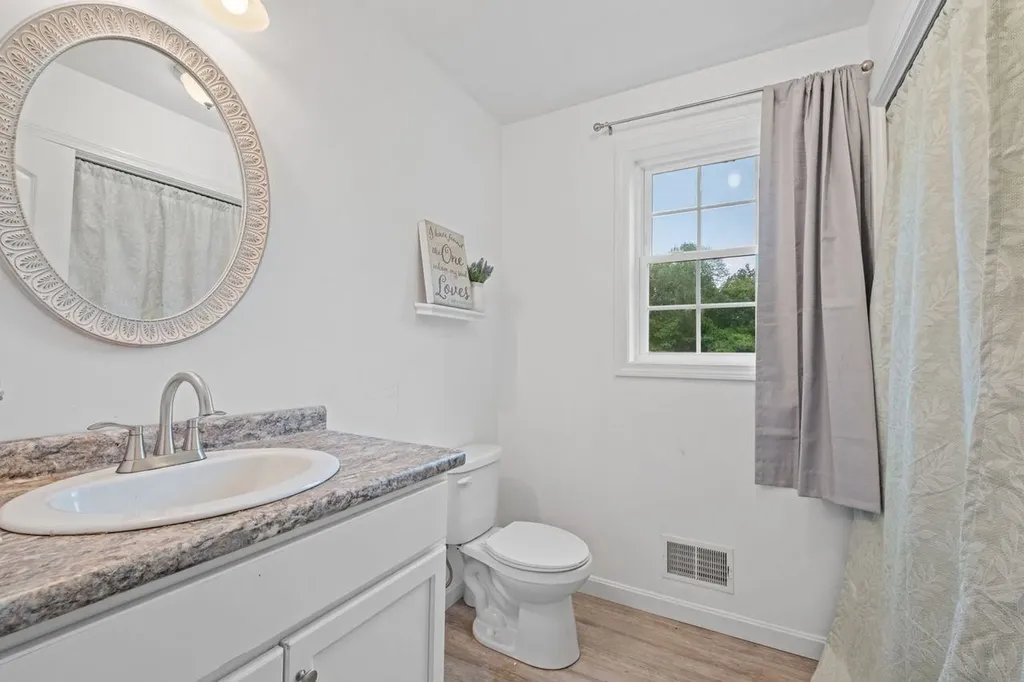 113 Richards Way Farmington NH 03835