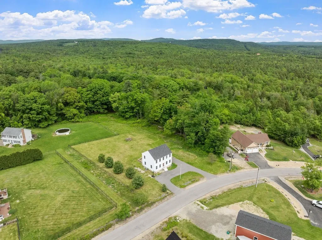 113 Richards Way Farmington NH 03835