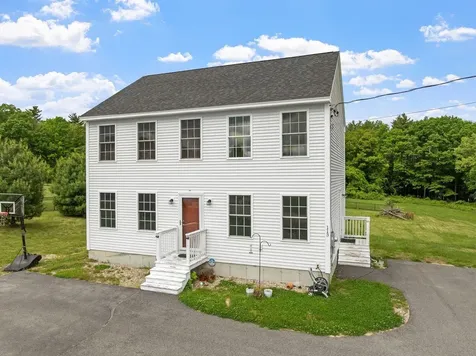 113 Richards Way Farmington NH 03835