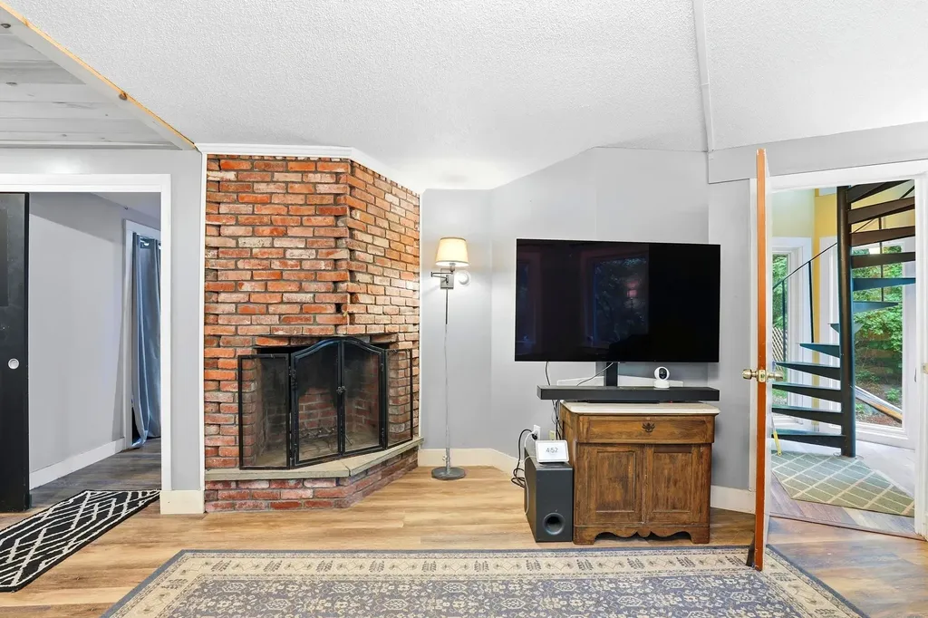 8 Orchard Drive Durham NH 03824