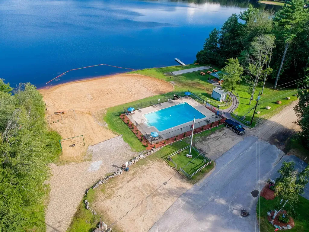 6 Davis Drive Barnstead NH 03225