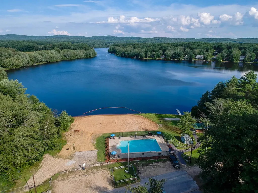 6 Davis Drive Barnstead NH 03225
