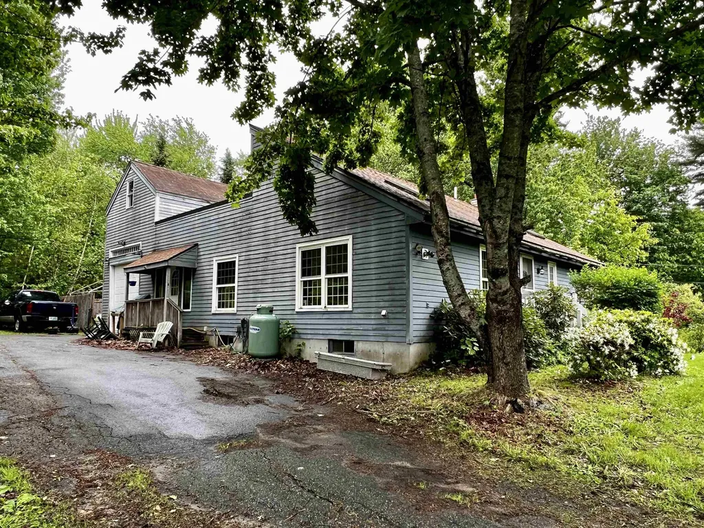 6 Davis Drive Barnstead NH 03225