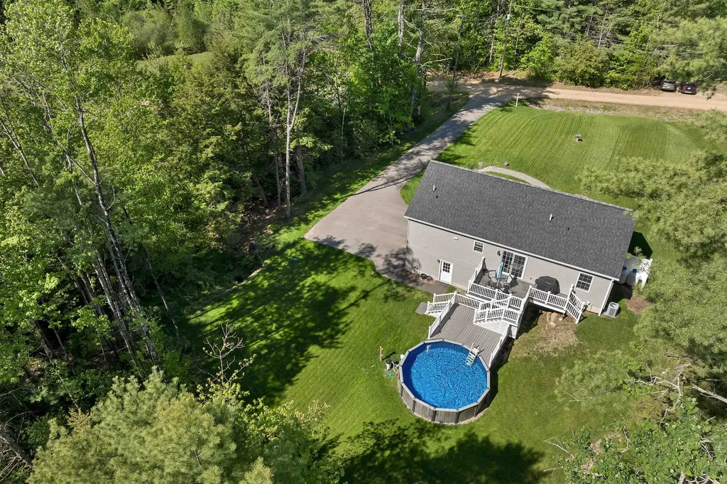 26 Brackett Lane Northfield NH 03276