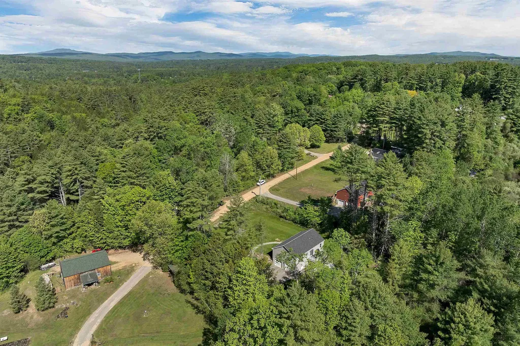26 Brackett Lane Northfield NH 03276