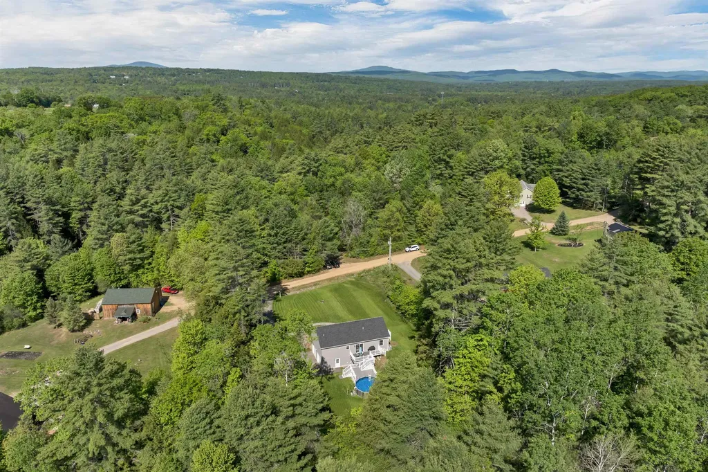 26 Brackett Lane Northfield NH 03276