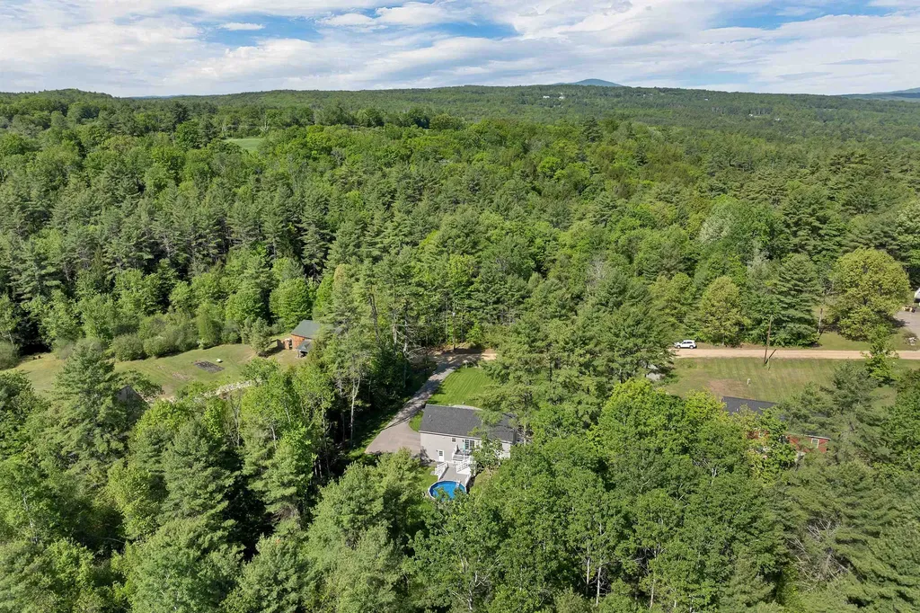 26 Brackett Lane Northfield NH 03276