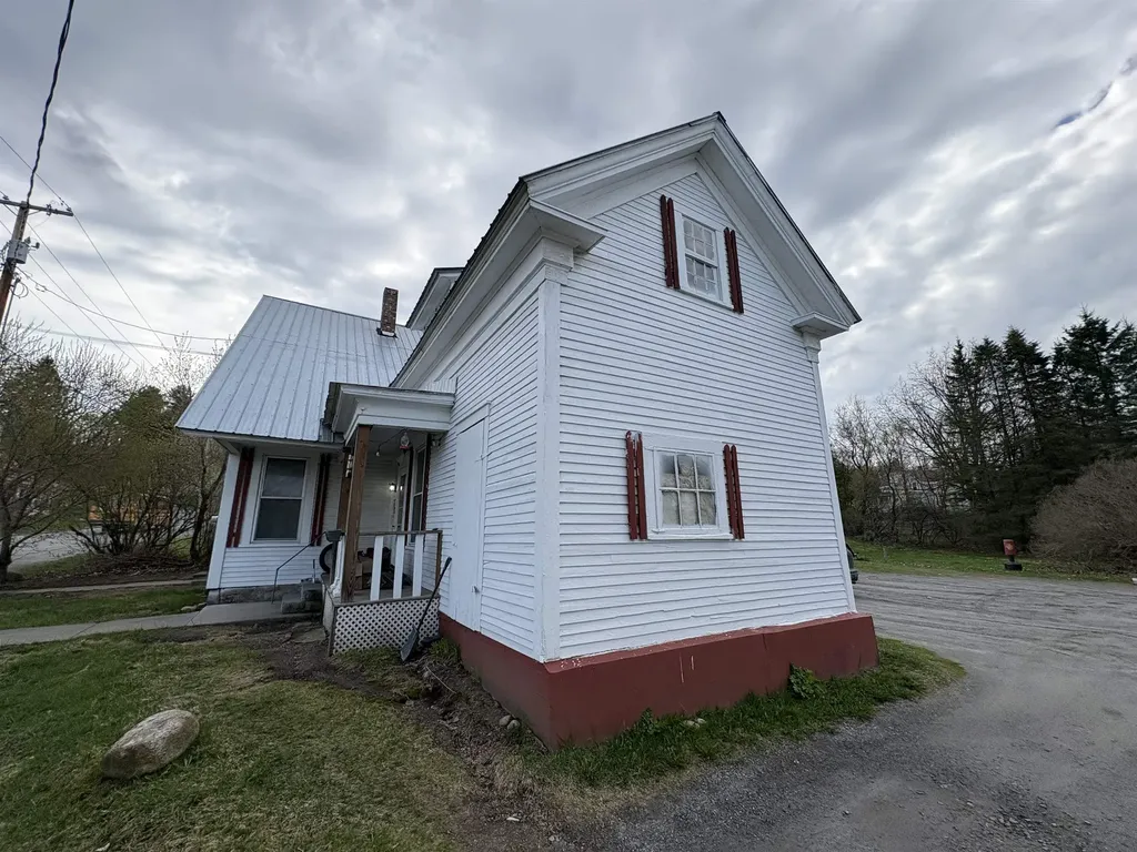 719 Hill Street Lyndon VT 05851