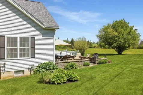 7 Blossom Lane Stratham NH 03885