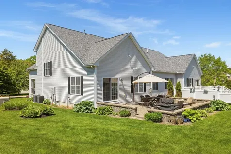 7 Blossom Lane Stratham NH 03885
