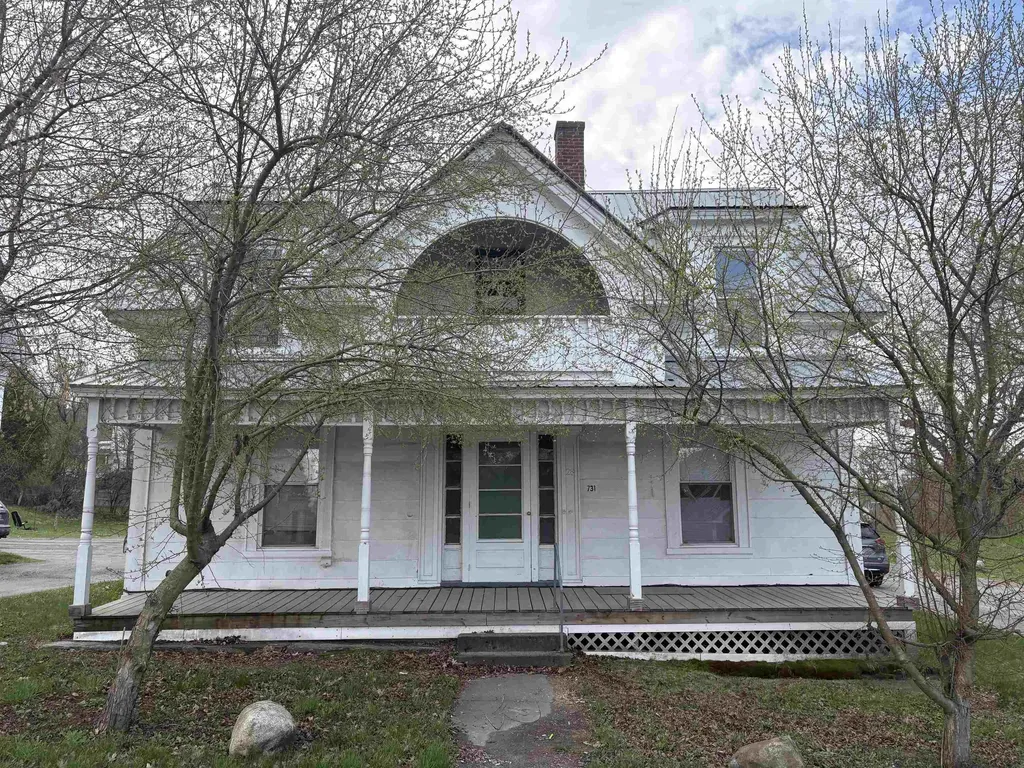 731 Hill Street Lyndon VT 05851