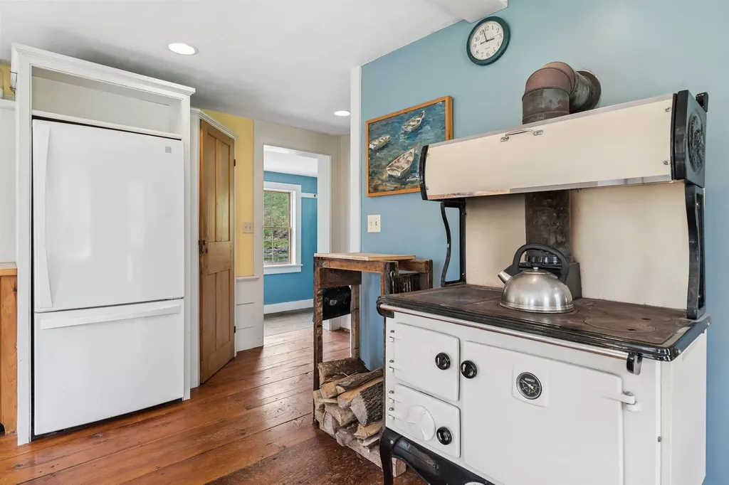 77 Kibling Hill Road Tunbridge VT 05077