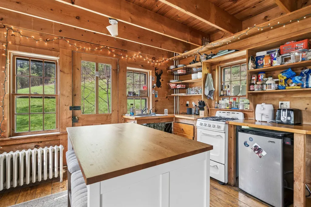77 Kibling Hill Road Tunbridge VT 05077