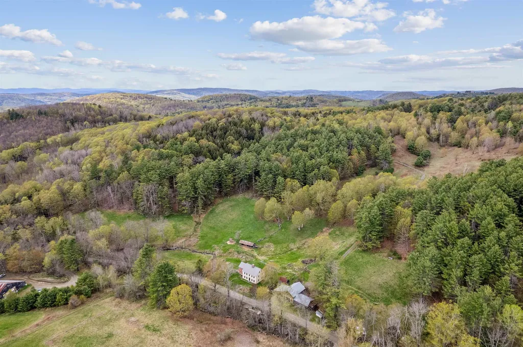 77 Kibling Hill Road Tunbridge VT 05077