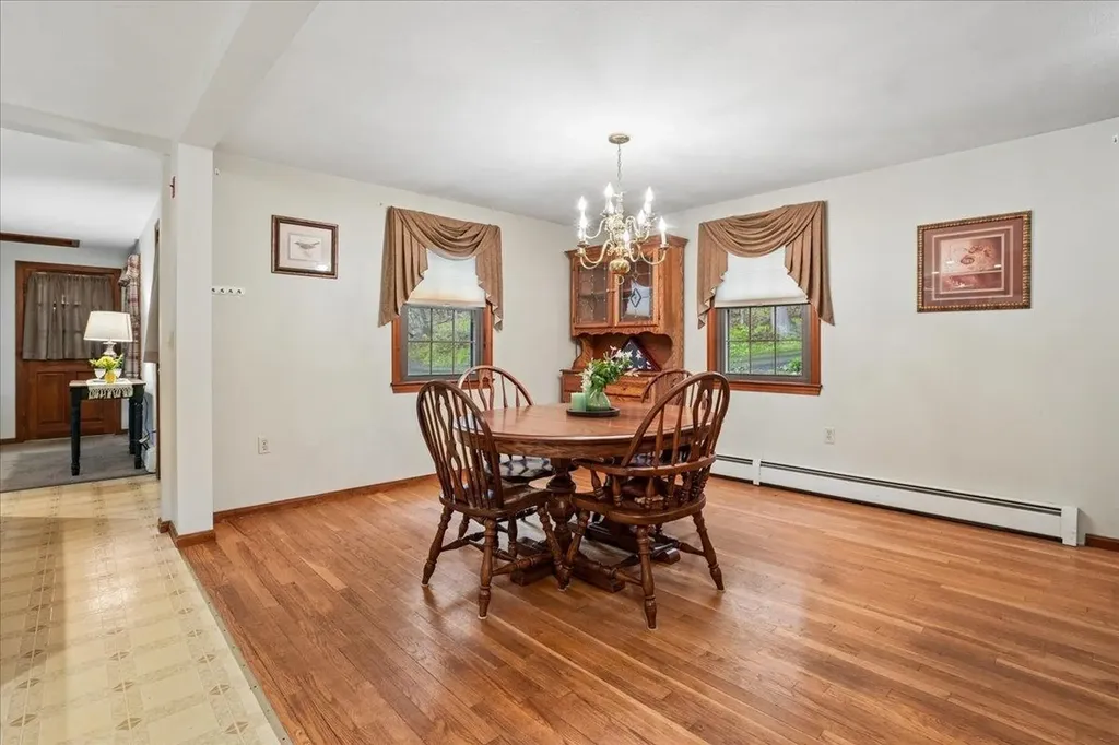 93 English Range Road Derry NH 03038