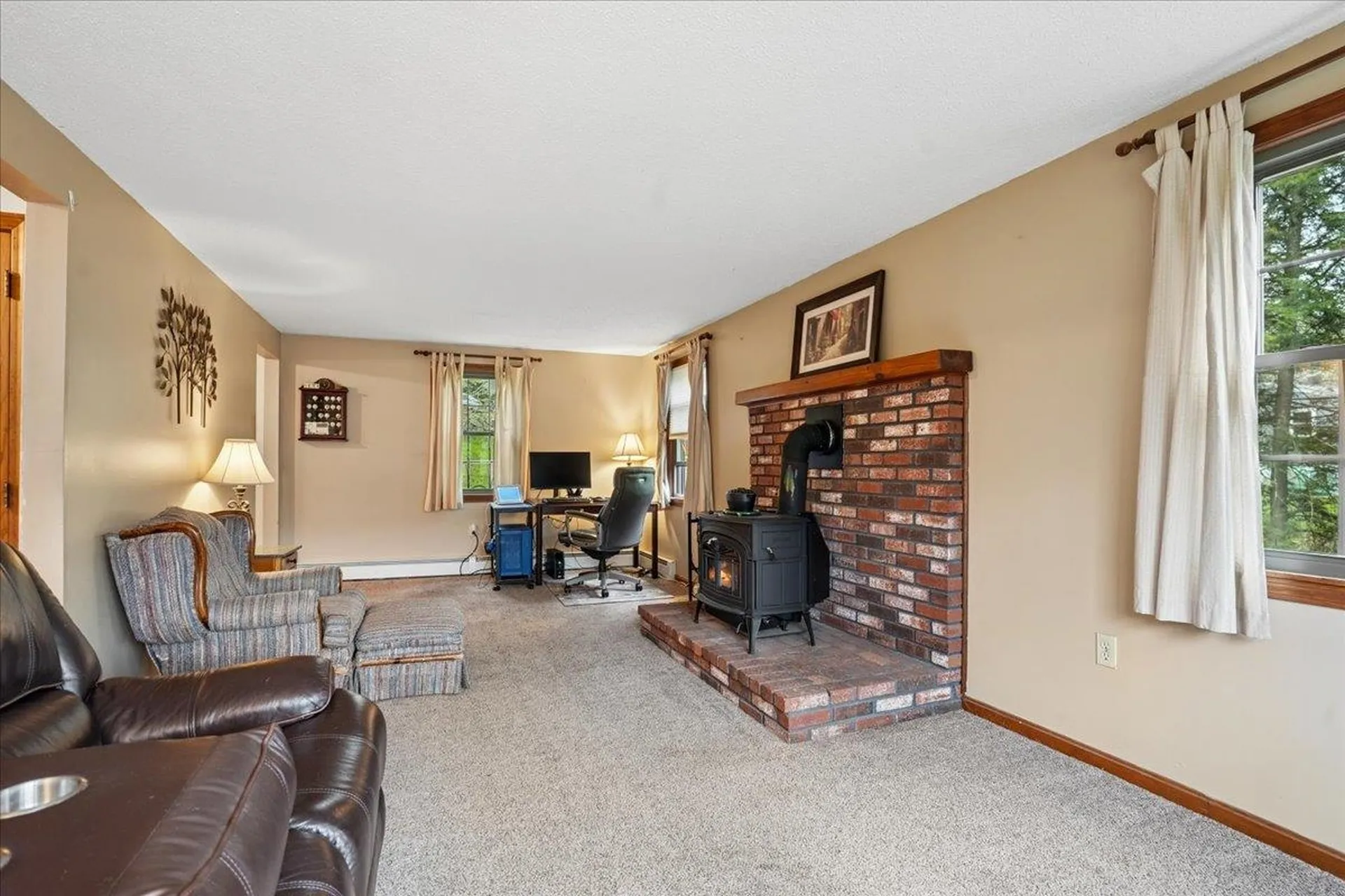 93 English Range Road Derry NH 03038