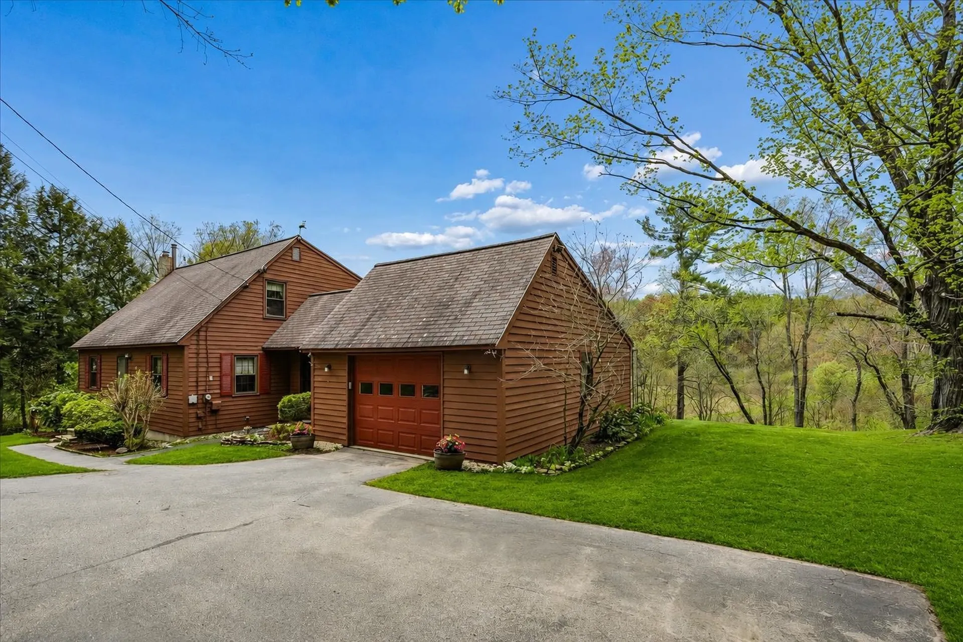 93 English Range Road Derry NH 03038