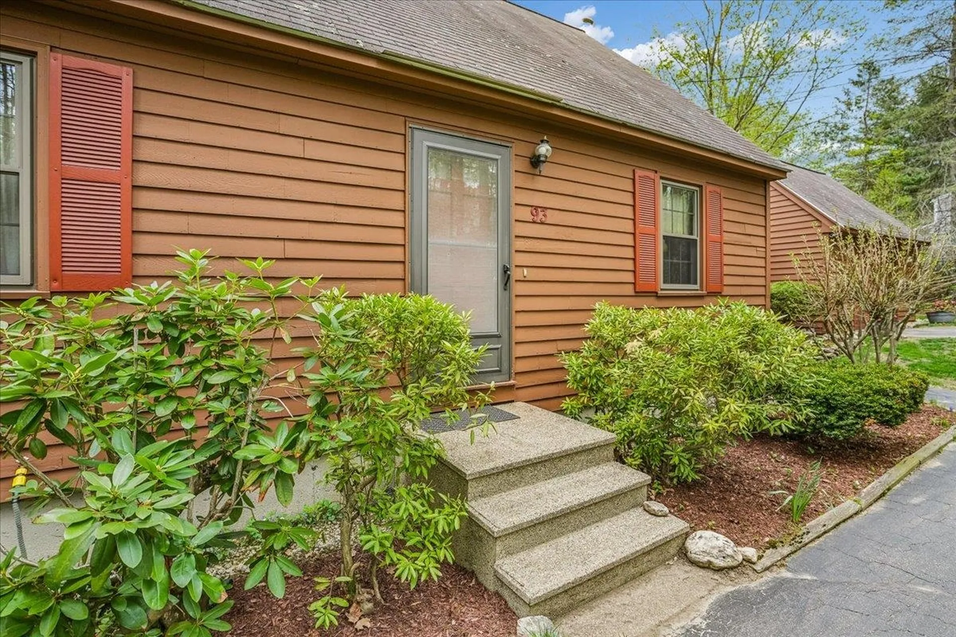93 English Range Road Derry NH 03038