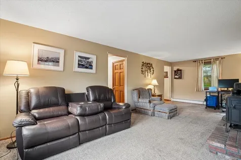 93 English Range Road Derry NH 03038