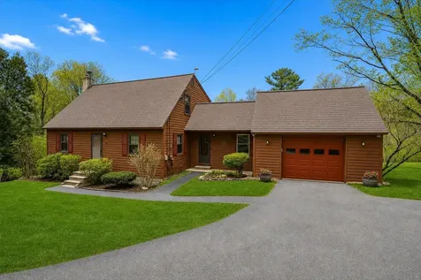 93 English Range Road Derry NH 03038