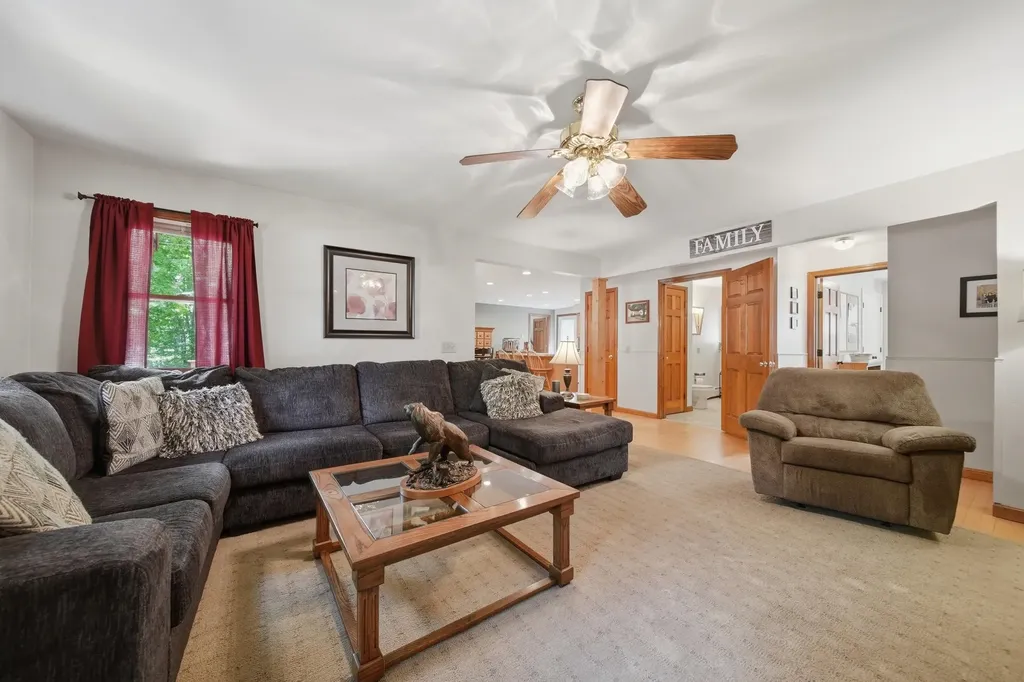 19 Deer Street Tilton NH 03276