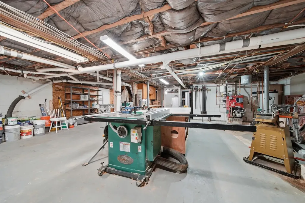 19 Deer Street Tilton NH 03276