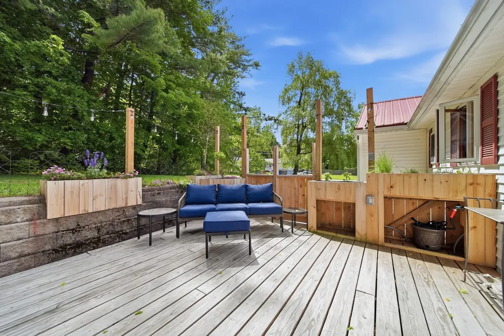 19 Deer Street Tilton NH 03276