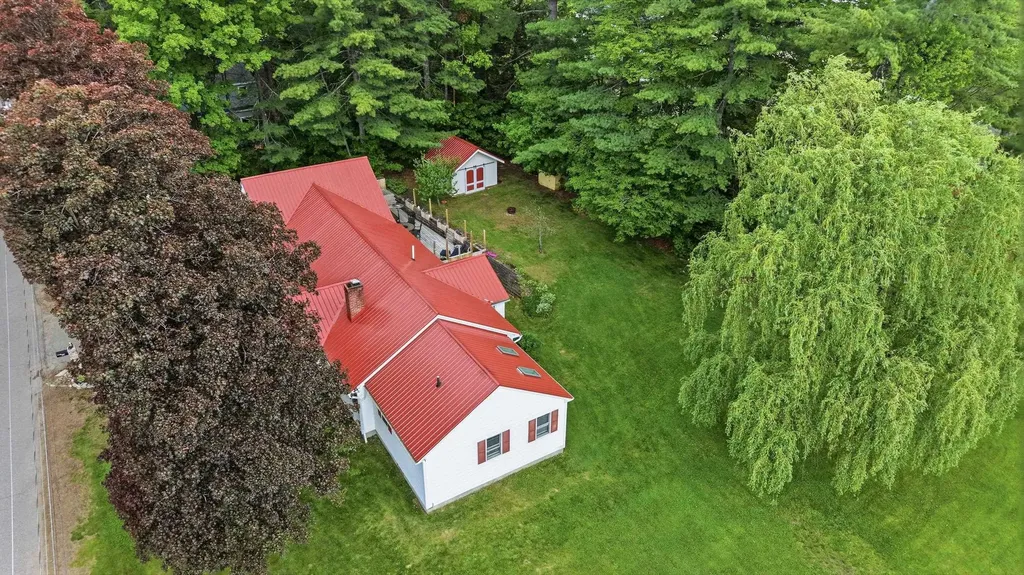 19 Deer Street Tilton NH 03276