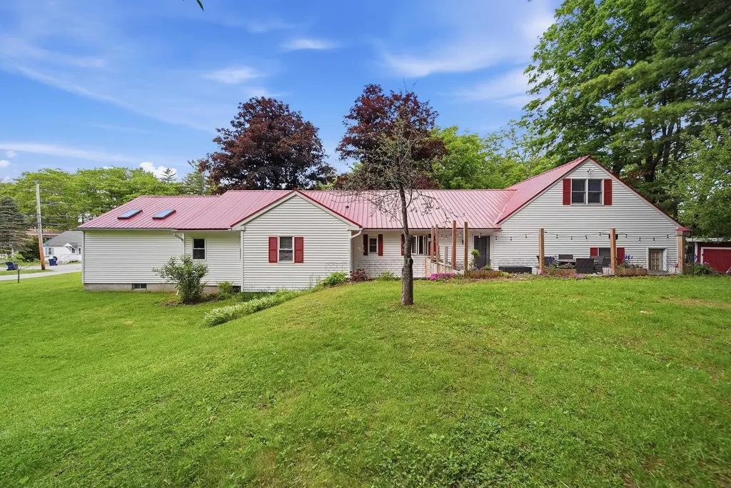 19 Deer Street Tilton NH 03276