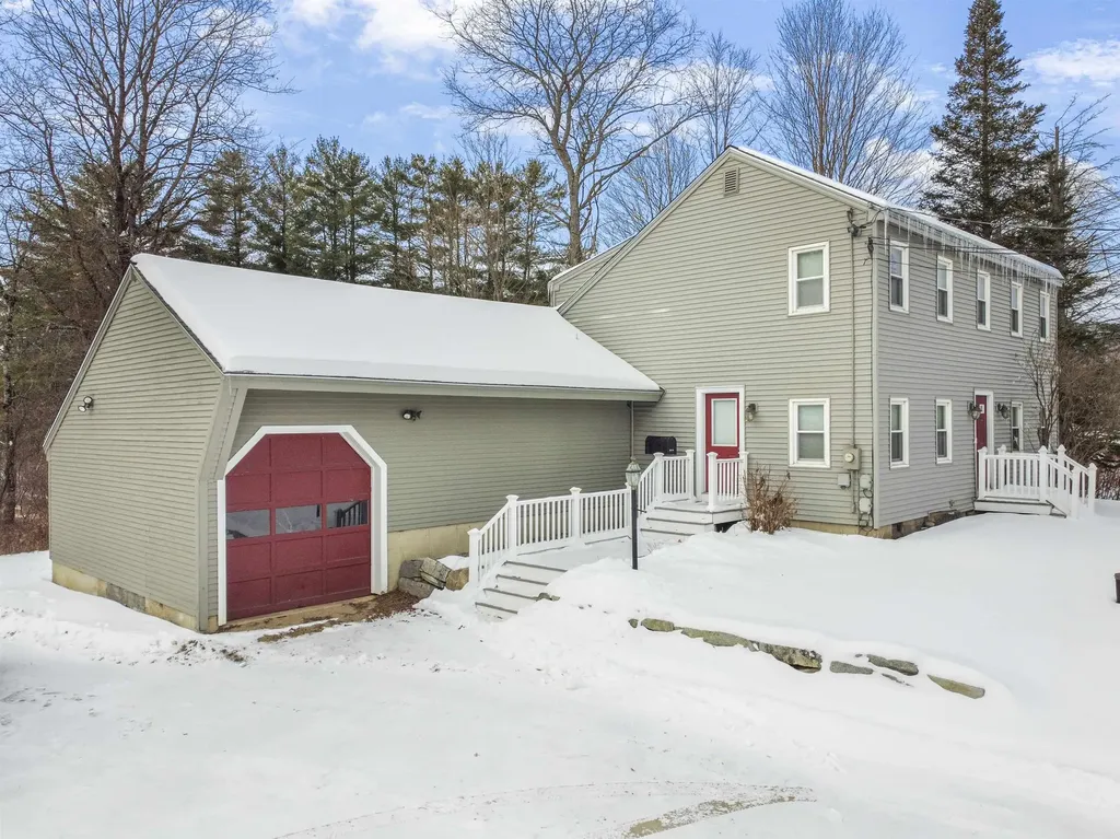 55 Smith Bridge Road Plymouth NH 03264