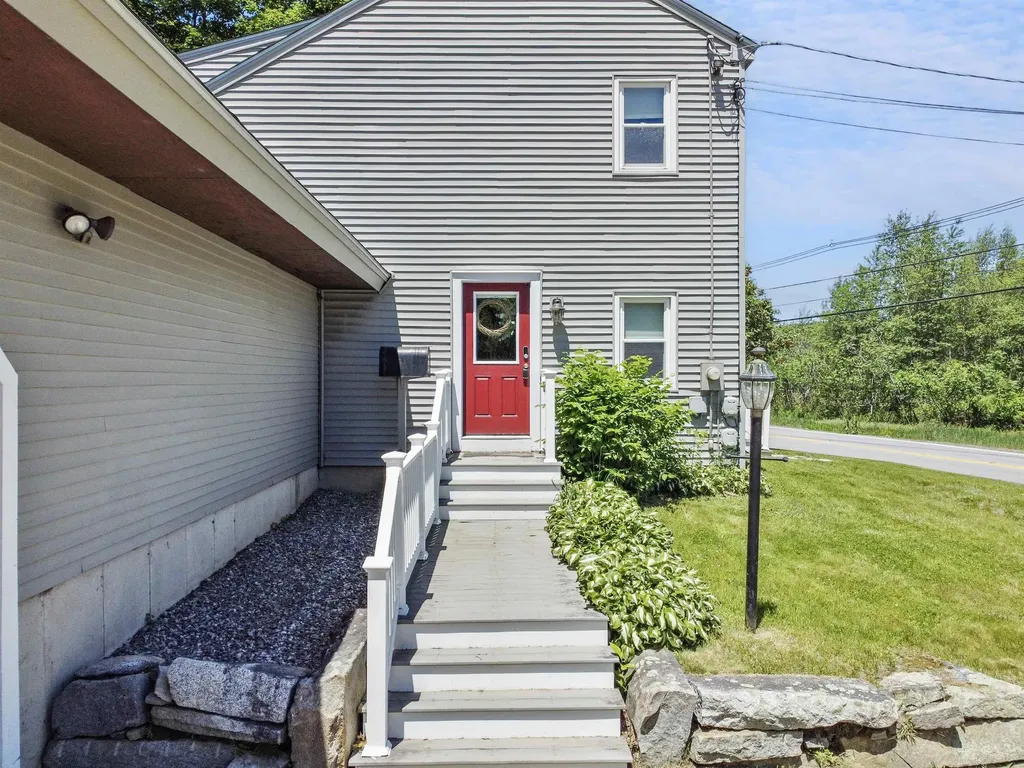 55 Smith Bridge Road Plymouth NH 03264