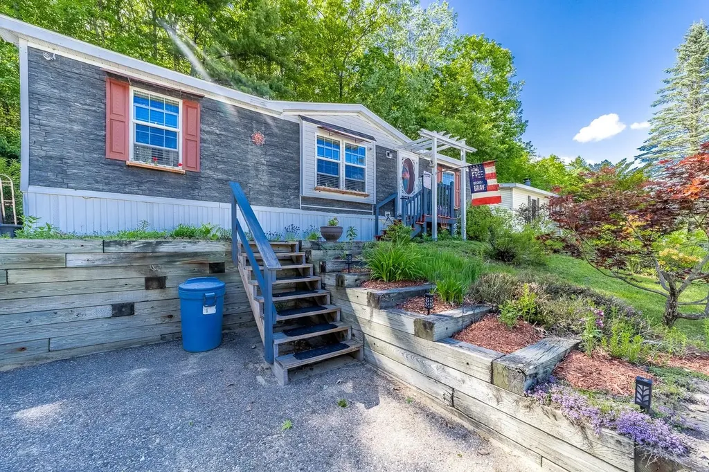 11 Trail Street Franklin NH 03235