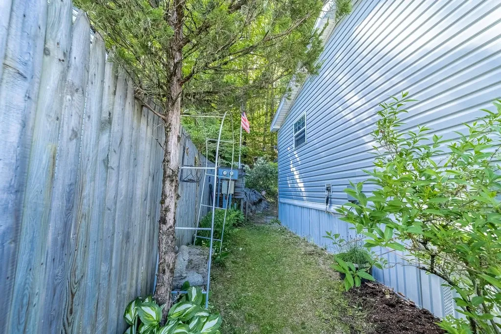 11 Trail Street Franklin NH 03235