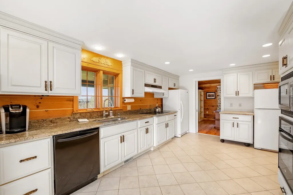 68 Garland Road Lancaster NH 03584