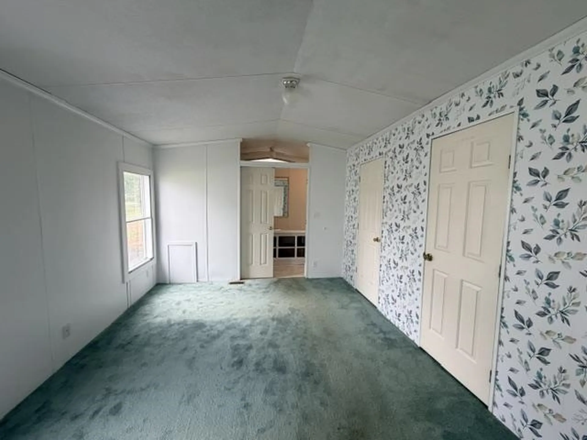 10 Springbrook Street Hinsdale NH 03451
