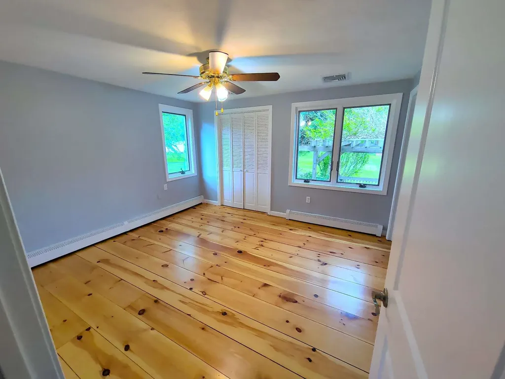 39 Old Auburn Road Derry NH 03038