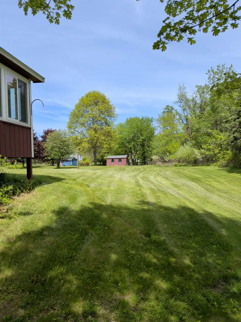 39 Old Auburn Road Derry NH 03038