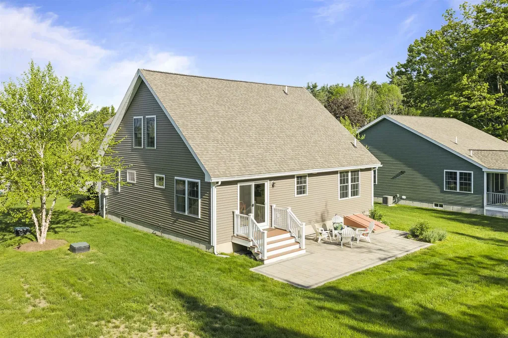 4 Three Ponds Drive Brentwood NH 03833