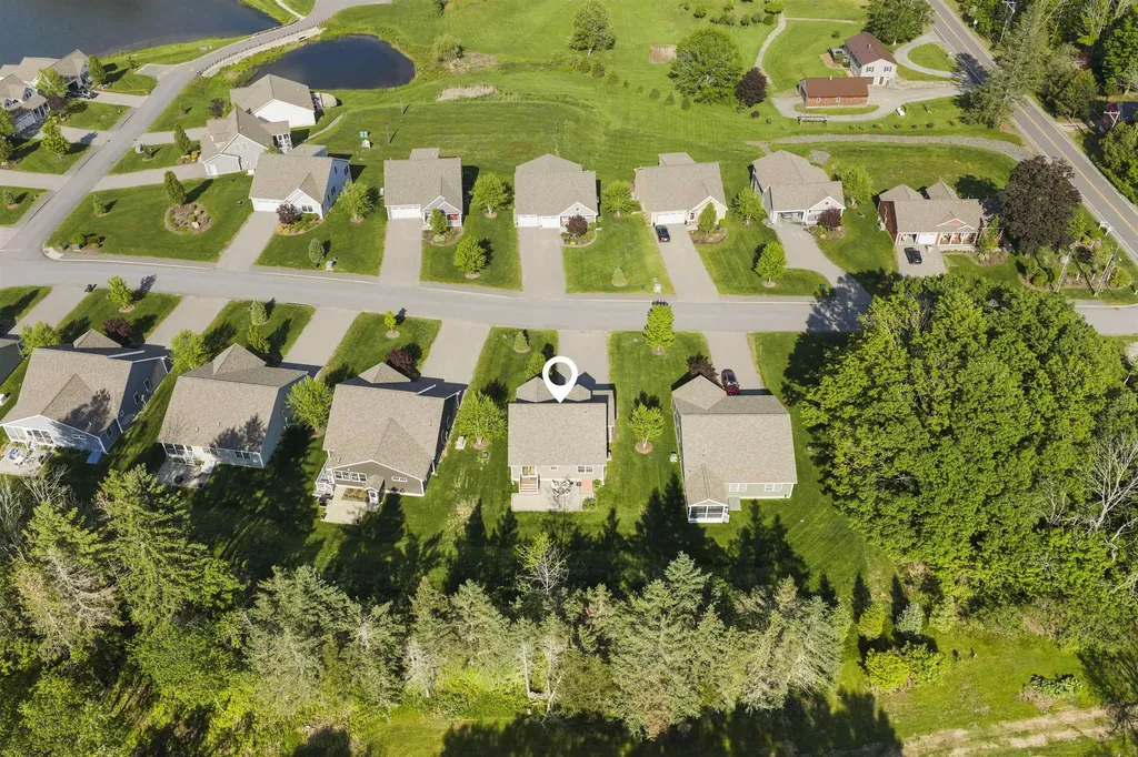 4 Three Ponds Drive Brentwood NH 03833