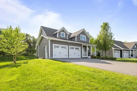 4 Three Ponds Drive Brentwood NH 03833
