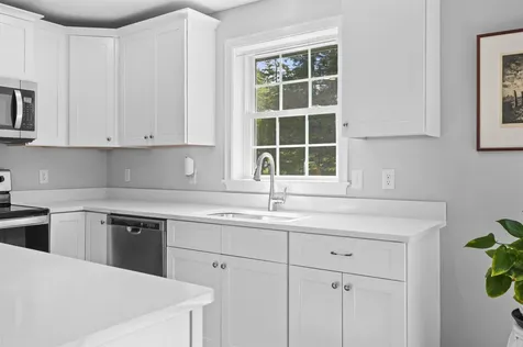 4 Three Ponds Drive Brentwood NH 03833