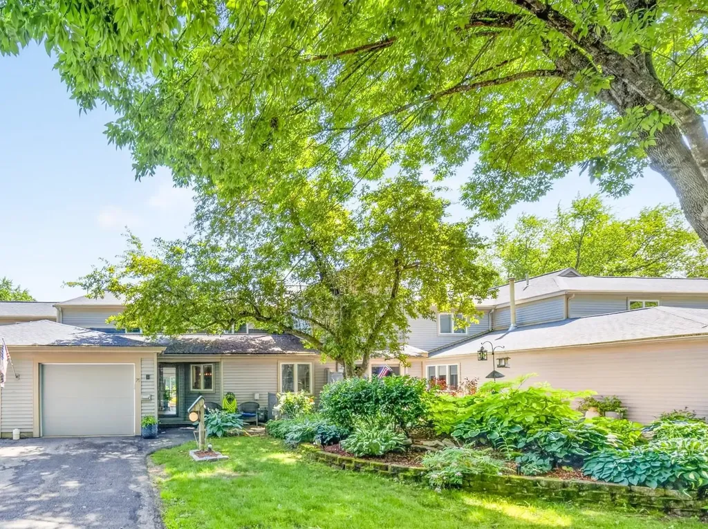 70 Walden Pond Drive Nashua NH 03064