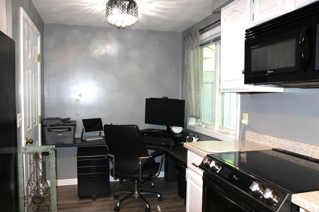 70 Walden Pond Drive Nashua NH 03064