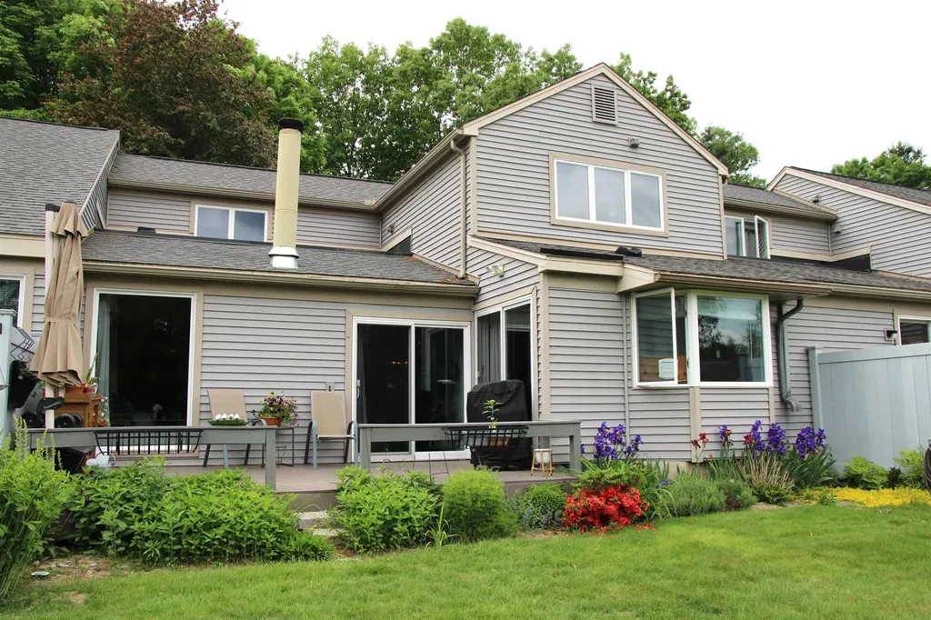 70 Walden Pond Drive Nashua NH 03064