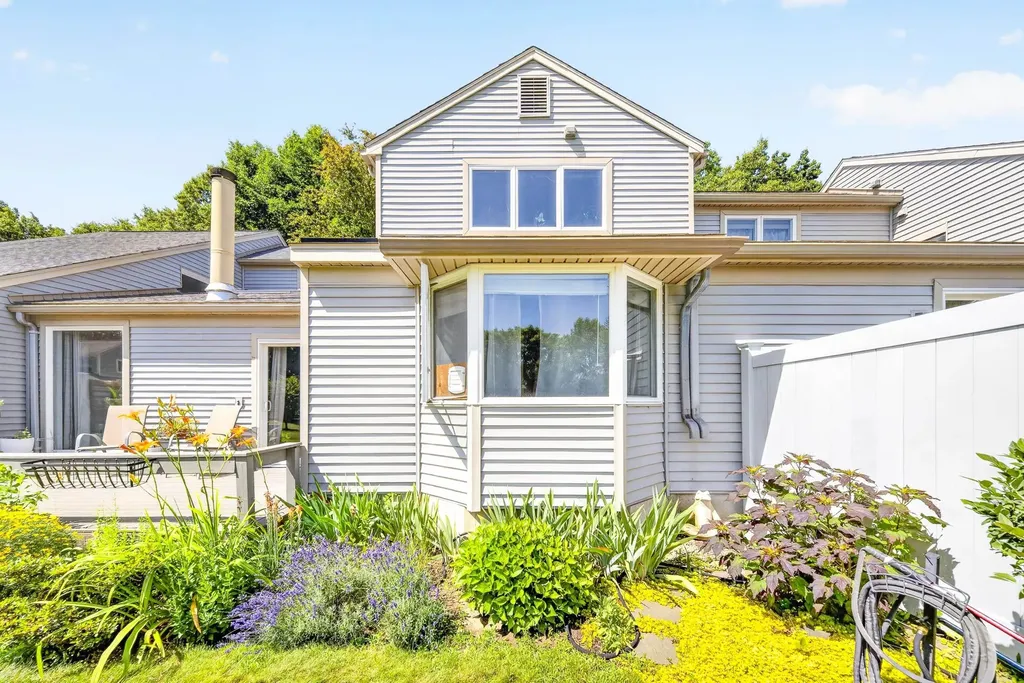 70 Walden Pond Drive Nashua NH 03064