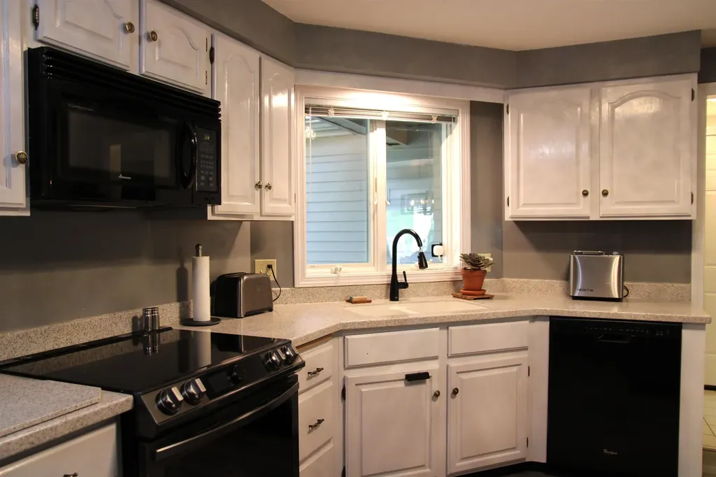 70 Walden Pond Drive Nashua NH 03064