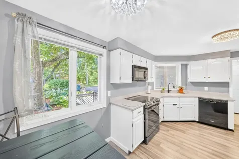 70 Walden Pond Drive Nashua NH 03064
