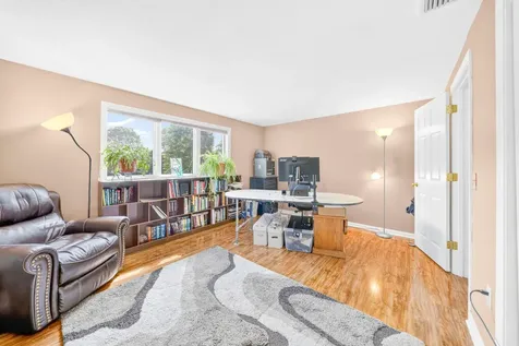 70 Walden Pond Drive Nashua NH 03064